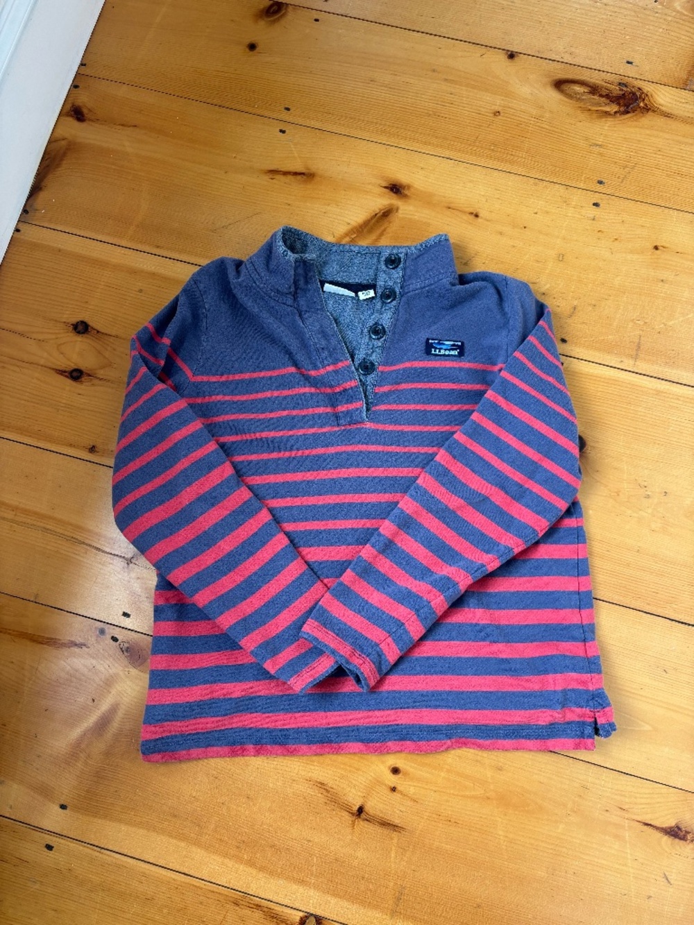 Like New Women's L.L. Bean Red and Blue Shirt With Buttons Size Medium